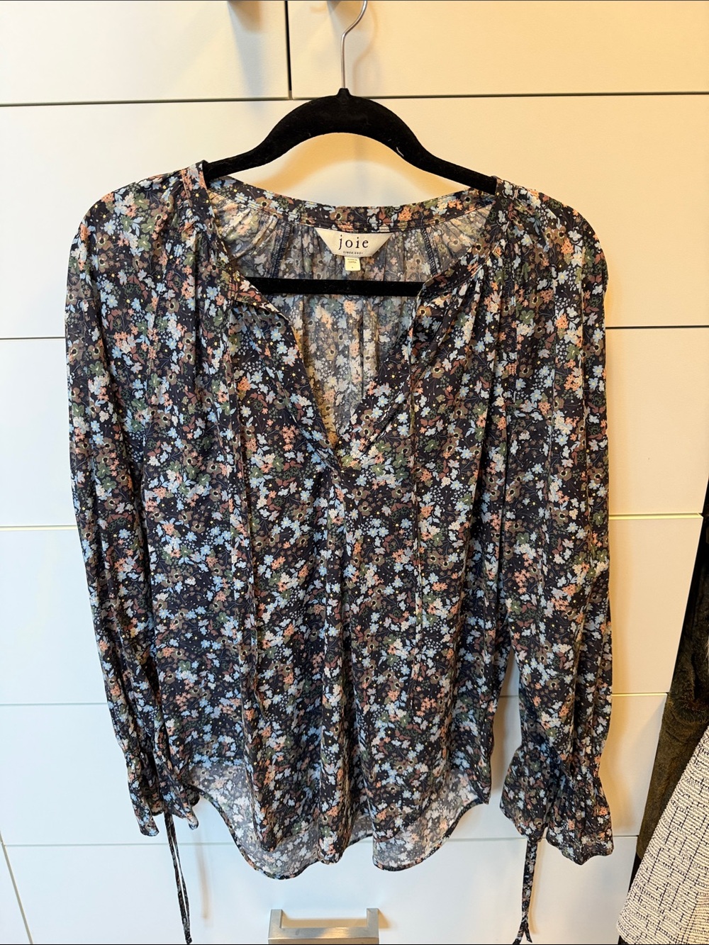 Joie Black Floral Tie-Cuff V-Neck Blouse